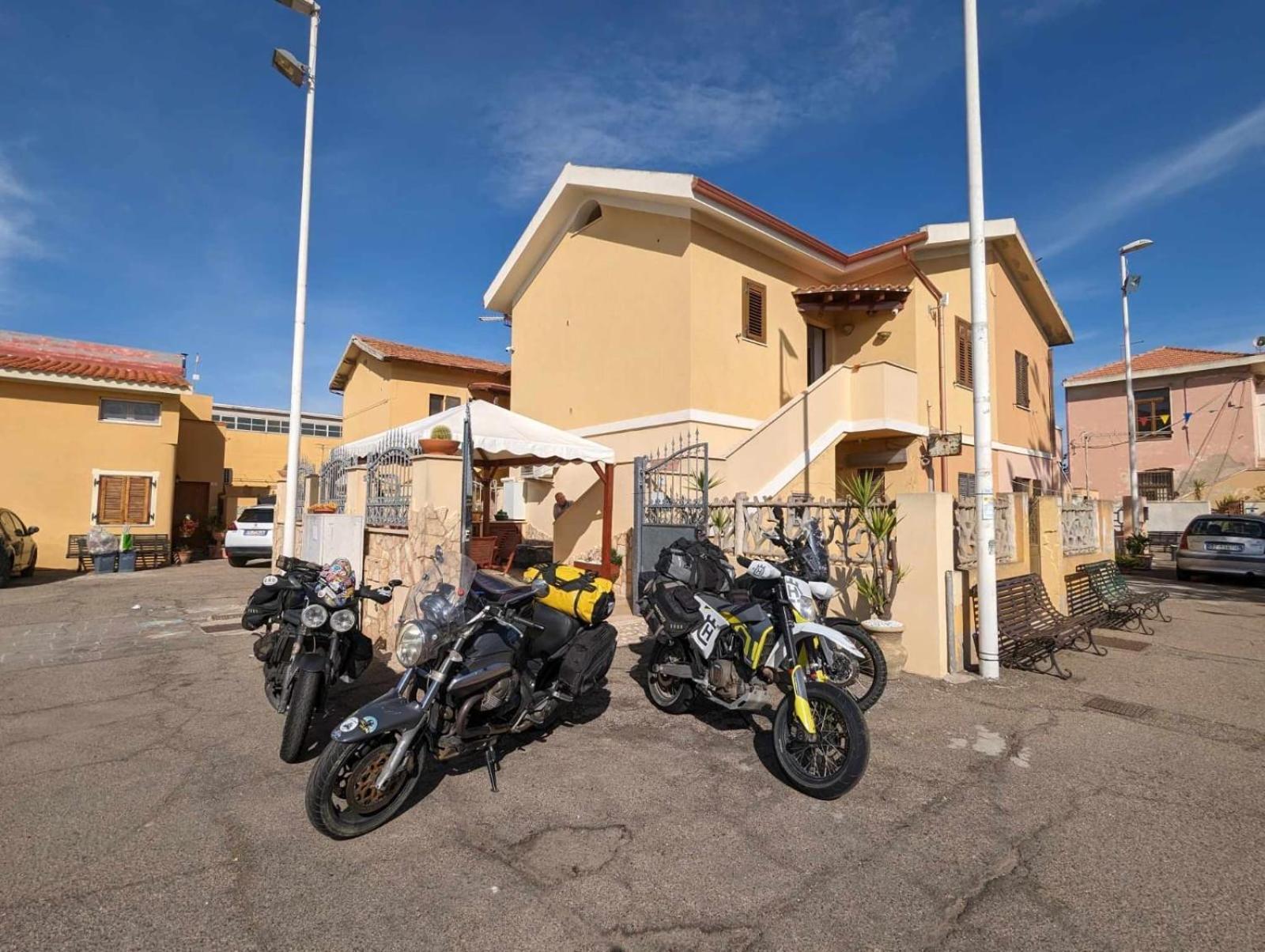 Un Passo Dal Mare E Dalla Citta. Cagliari Exteriör bild